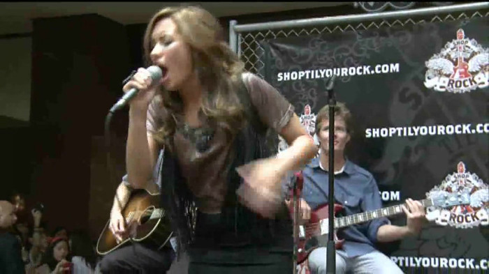 Demi Lovato  Live at Glendale Galleria  in LA for Cambio in HD 04780
