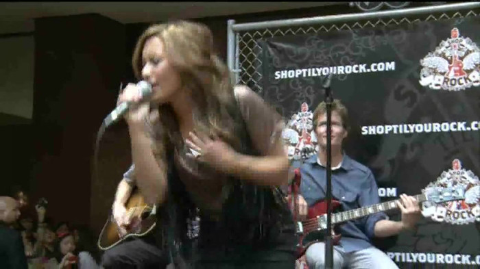 Demi Lovato  Live at Glendale Galleria  in LA for Cambio in HD 04782