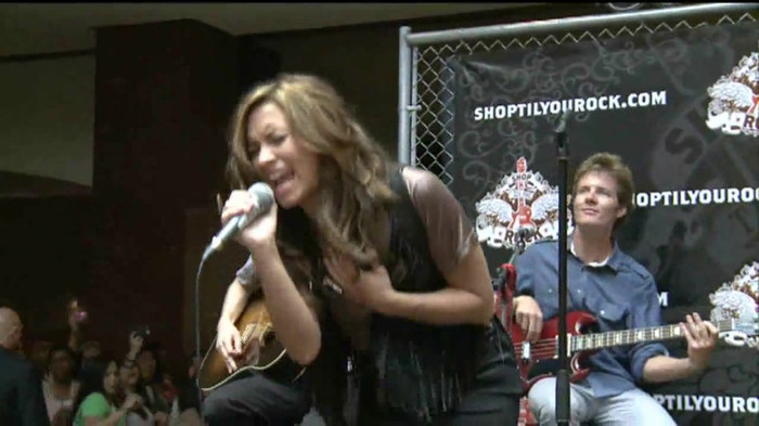 Demi Lovato  Live at Glendale Galleria  in LA for Cambio in HD 04802