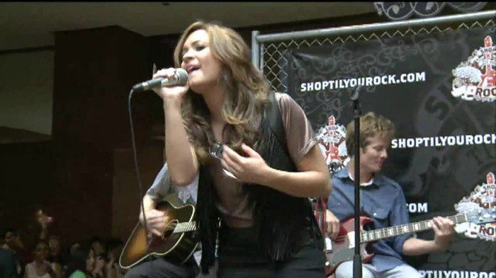 Demi Lovato  Live at Glendale Galleria  in LA for Cambio in HD 04819 - Demilush - Live at Glendale Galleria in LA for Cambio Part oo9