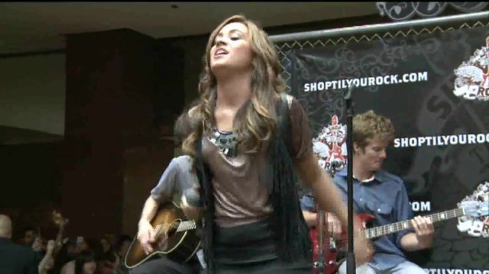 Demi Lovato  Live at Glendale Galleria  in LA for Cambio in HD 04856 - Demilush - Live at Glendale Galleria in LA for Cambio Part oo9
