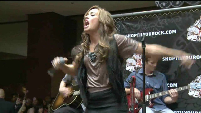 Demi Lovato  Live at Glendale Galleria  in LA for Cambio in HD 04861 - Demilush - Live at Glendale Galleria in LA for Cambio Part oo9