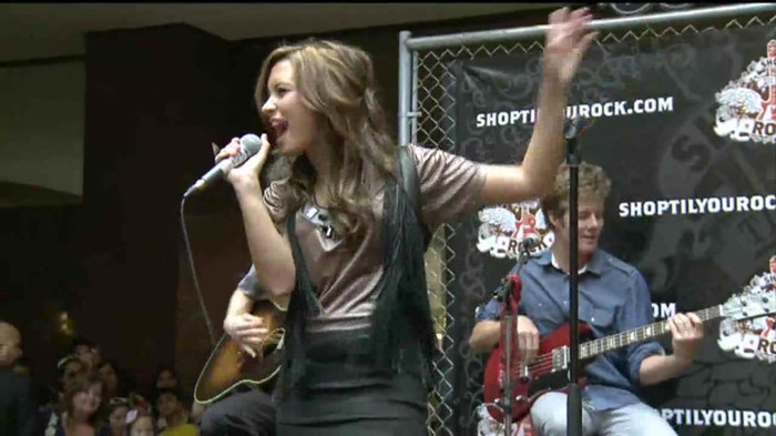 Demi Lovato  Live at Glendale Galleria  in LA for Cambio in HD 04967 Demi Lovato  Live at Glendale Galleria  in LA for Cambio in HD 04967
