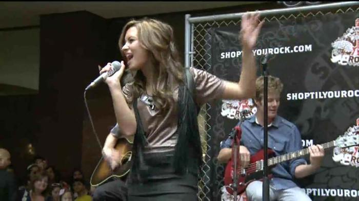 Demi Lovato  Live at Glendale Galleria  in LA for Cambio in HD 04968 Demi Lovato  Live at Glendale Galleria  in LA for Cambio in HD 04968