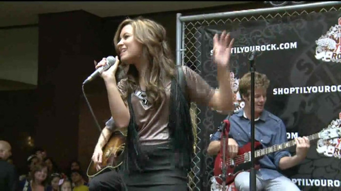 Demi Lovato  Live at Glendale Galleria  in LA for Cambio in HD 04971