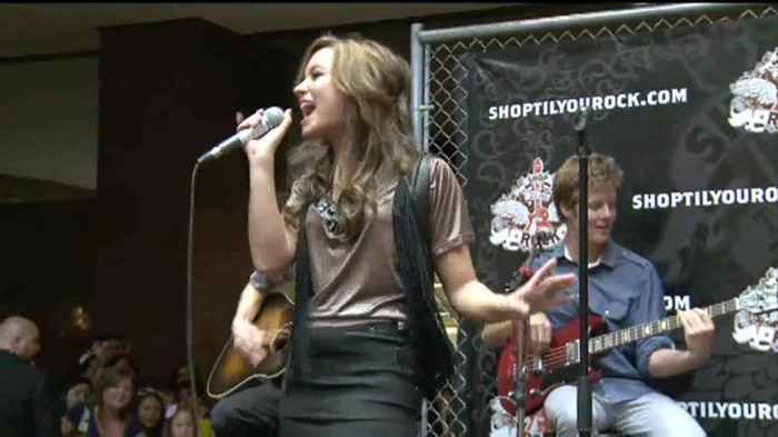 Demi Lovato  Live at Glendale Galleria  in LA for Cambio in HD 04980