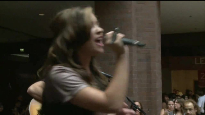 Demi Lovato  Live at Glendale Galleria  in LA for Cambio in HD 05048