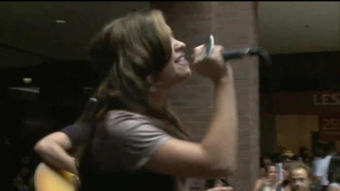 Demi Lovato  Live at Glendale Galleria  in LA for Cambio in HD 05053