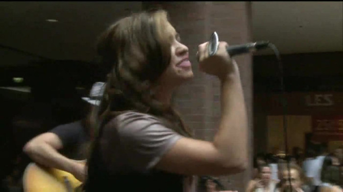 Demi Lovato  Live at Glendale Galleria  in LA for Cambio in HD 05055