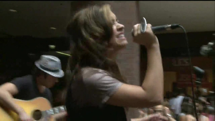 Demi Lovato  Live at Glendale Galleria  in LA for Cambio in HD 05064