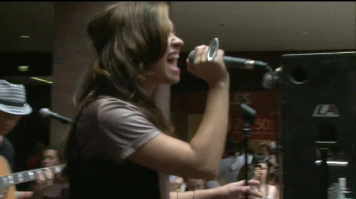 Demi Lovato  Live at Glendale Galleria  in LA for Cambio in HD 05083