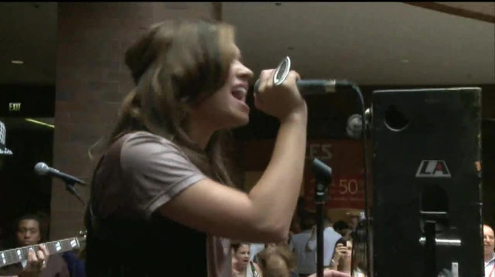 Demi Lovato  Live at Glendale Galleria  in LA for Cambio in HD 05096