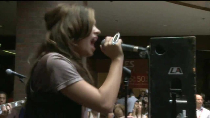 Demi Lovato  Live at Glendale Galleria  in LA for Cambio in HD 05107