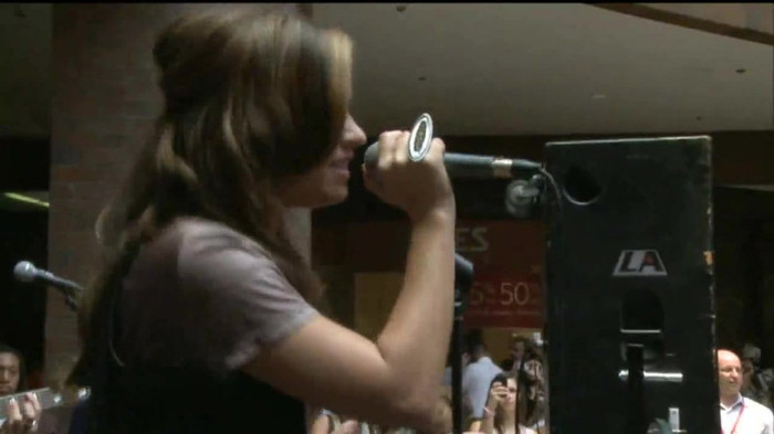 Demi Lovato  Live at Glendale Galleria  in LA for Cambio in HD 05113