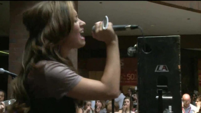Demi Lovato  Live at Glendale Galleria  in LA for Cambio in HD 05132