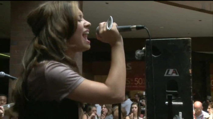 Demi Lovato  Live at Glendale Galleria  in LA for Cambio in HD 05138