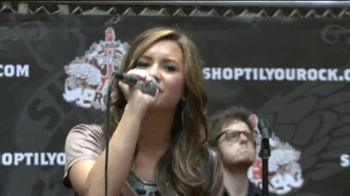 Demi Lovato  Live at Glendale Galleria  in LA for Cambio in HD 05157 - Demilush - Live at Glendale Galleria in LA for Cambio Part o10