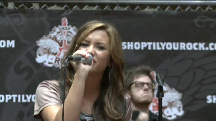 Demi Lovato  Live at Glendale Galleria  in LA for Cambio in HD 05161