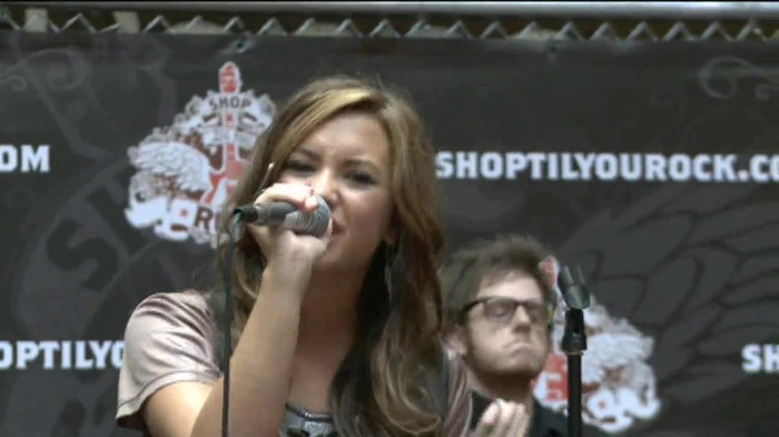 Demi Lovato  Live at Glendale Galleria  in LA for Cambio in HD 05162