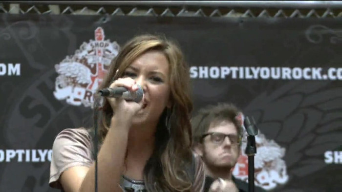 Demi Lovato  Live at Glendale Galleria  in LA for Cambio in HD 05163