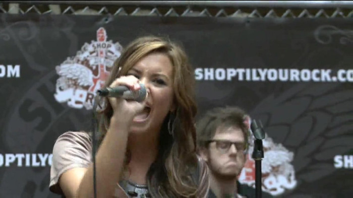 Demi Lovato  Live at Glendale Galleria  in LA for Cambio in HD 05165