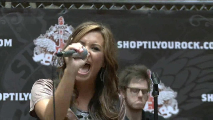 Demi Lovato  Live at Glendale Galleria  in LA for Cambio in HD 05166