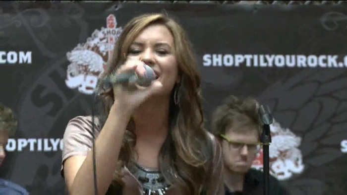 Demi Lovato  Live at Glendale Galleria  in LA for Cambio in HD 05177