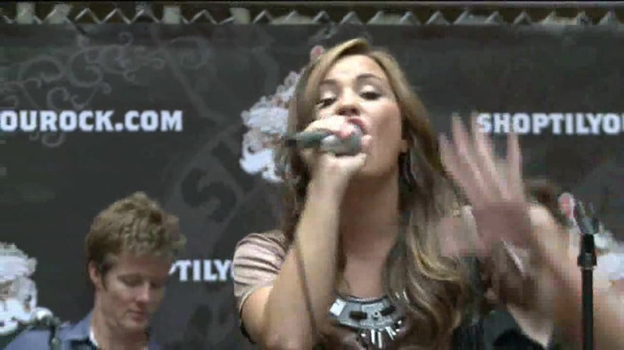 Demi Lovato  Live at Glendale Galleria  in LA for Cambio in HD 05229