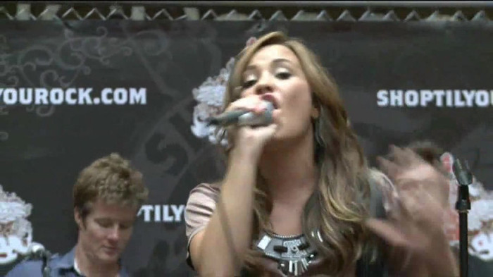 Demi Lovato  Live at Glendale Galleria  in LA for Cambio in HD 05231