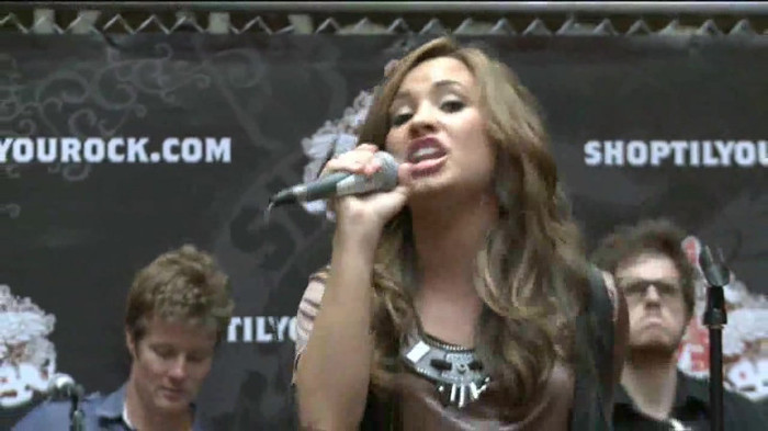 Demi Lovato  Live at Glendale Galleria  in LA for Cambio in HD 05236