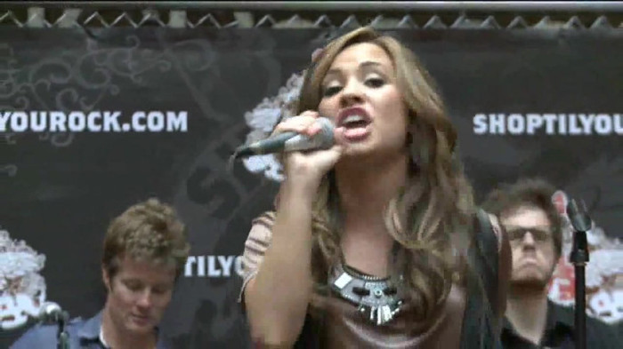 Demi Lovato  Live at Glendale Galleria  in LA for Cambio in HD 05237