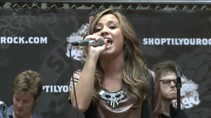 Demi Lovato  Live at Glendale Galleria  in LA for Cambio in HD 05261