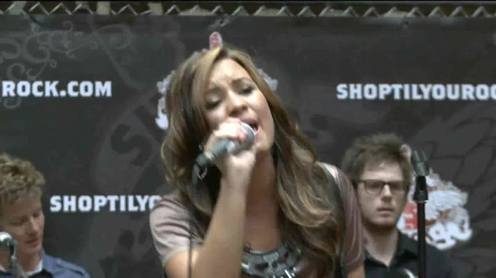 Demi Lovato  Live at Glendale Galleria  in LA for Cambio in HD 05318