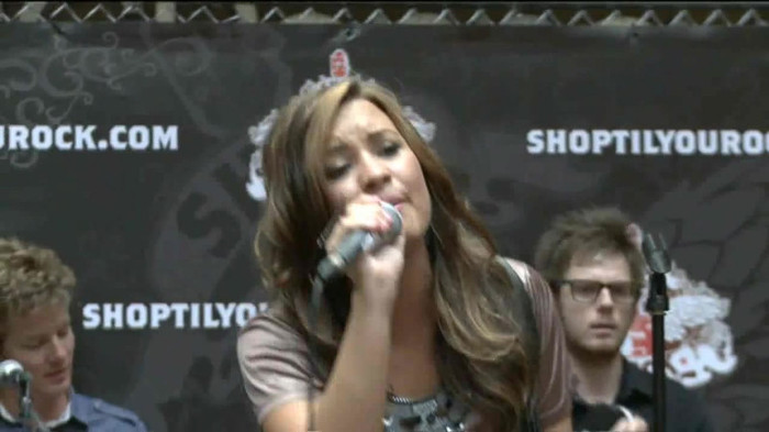 Demi Lovato  Live at Glendale Galleria  in LA for Cambio in HD 05320