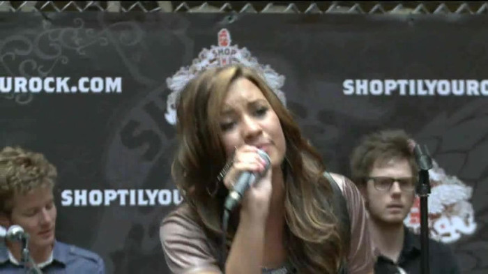 Demi Lovato  Live at Glendale Galleria  in LA for Cambio in HD 05323