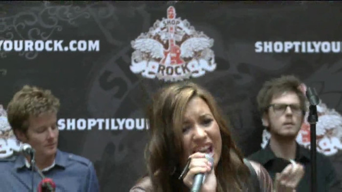Demi Lovato  Live at Glendale Galleria  in LA for Cambio in HD 05333