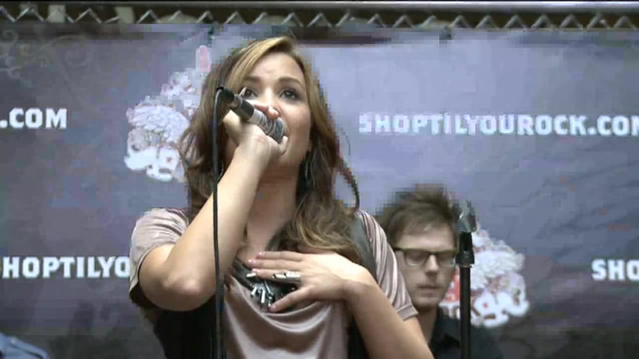 Demi Lovato  Live at Glendale Galleria  in LA for Cambio in HD 05433