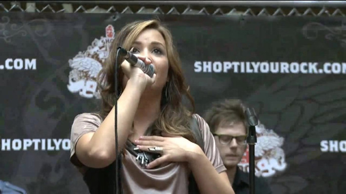 Demi Lovato  Live at Glendale Galleria  in LA for Cambio in HD 05434