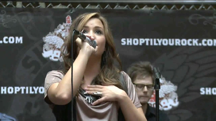 Demi Lovato  Live at Glendale Galleria  in LA for Cambio in HD 05437