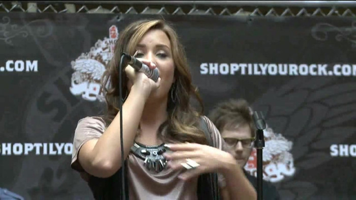 Demi Lovato  Live at Glendale Galleria  in LA for Cambio in HD 05445
