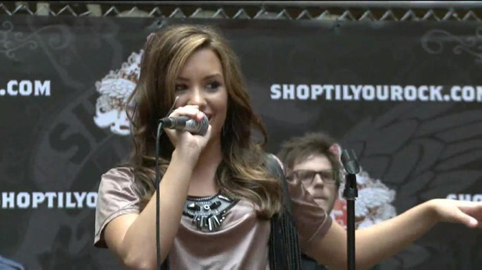 Demi Lovato  Live at Glendale Galleria  in LA for Cambio in HD 05462