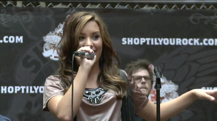 Demi Lovato  Live at Glendale Galleria  in LA for Cambio in HD 05464