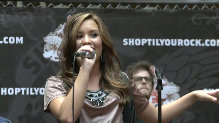 Demi Lovato  Live at Glendale Galleria  in LA for Cambio in HD 05471
