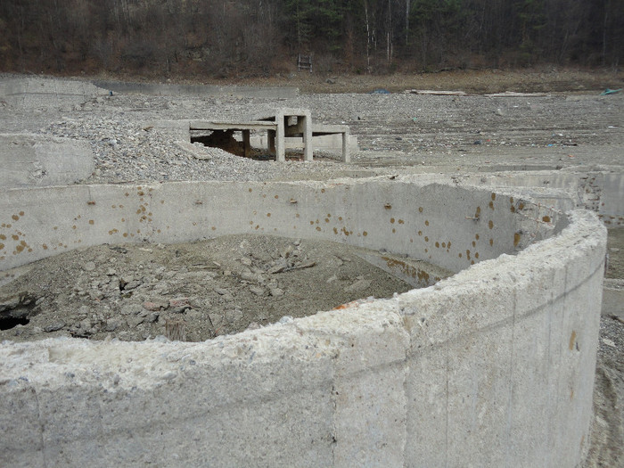 DSC06323; Baraj - Fosta fabrica de ciment
