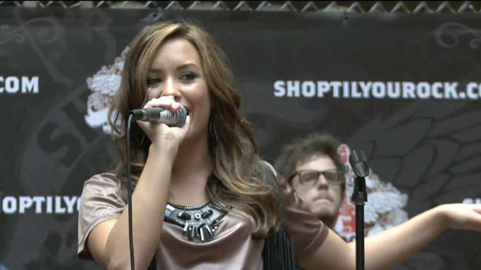 Demi Lovato  Live at Glendale Galleria  in LA for Cambio in HD 05502 - Demilush Live at Glendale Galleria in LA for Cambio Part o11