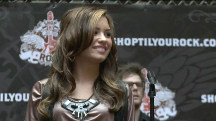 Demi Lovato  Live at Glendale Galleria  in LA for Cambio in HD 05567 - Demilush Live at Glendale Galleria in LA for Cambio Part o11
