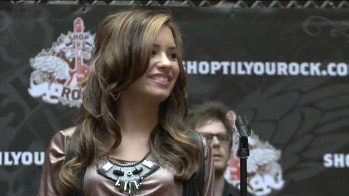 Demi Lovato  Live at Glendale Galleria  in LA for Cambio in HD 05569 - Demilush Live at Glendale Galleria in LA for Cambio Part o11