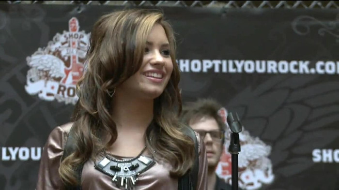 Demi Lovato  Live at Glendale Galleria  in LA for Cambio in HD 05575 - Demilush Live at Glendale Galleria in LA for Cambio Part o11