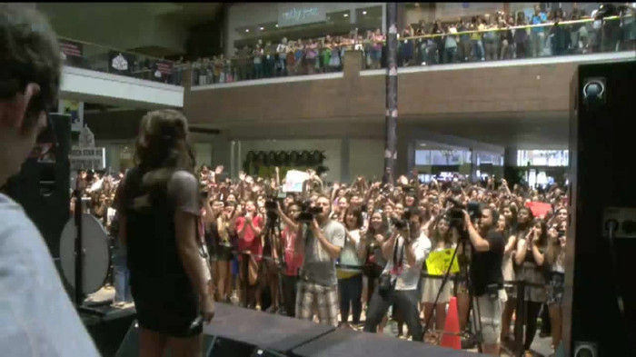 Demi Lovato  Live at Glendale Galleria  in LA for Cambio in HD 05596 - Demilush Live at Glendale Galleria in LA for Cambio Part o11