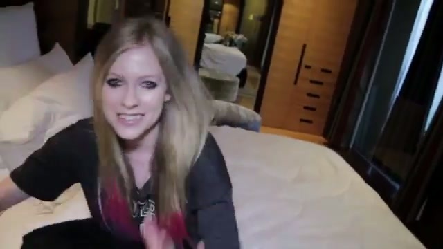 Avril Lavigne - Goodbye 0485
